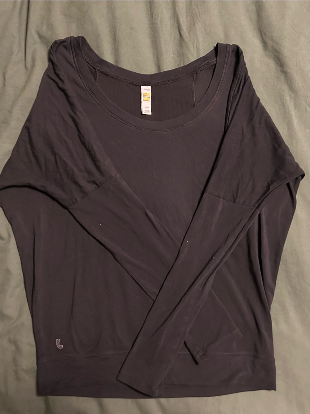 Like athletic long sleeve shirt